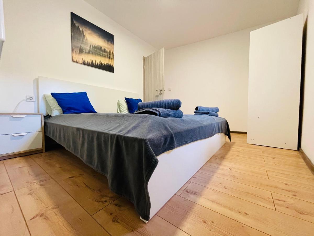 Apartament Red App By Alex Rafel, Close To The Bus Station